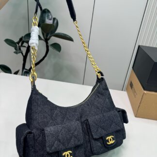 Chanel 22 Handbag
