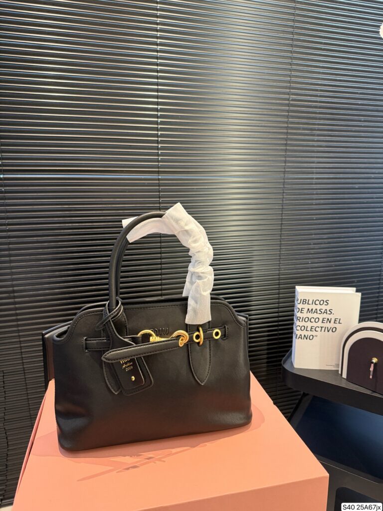 Designer E Bag editorial product context 3