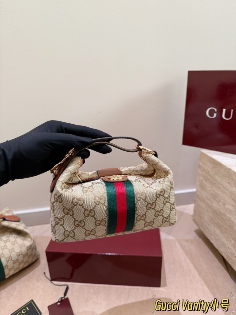 Gucci Ophidia Red Leather Shoulder Bag editorial product context 3