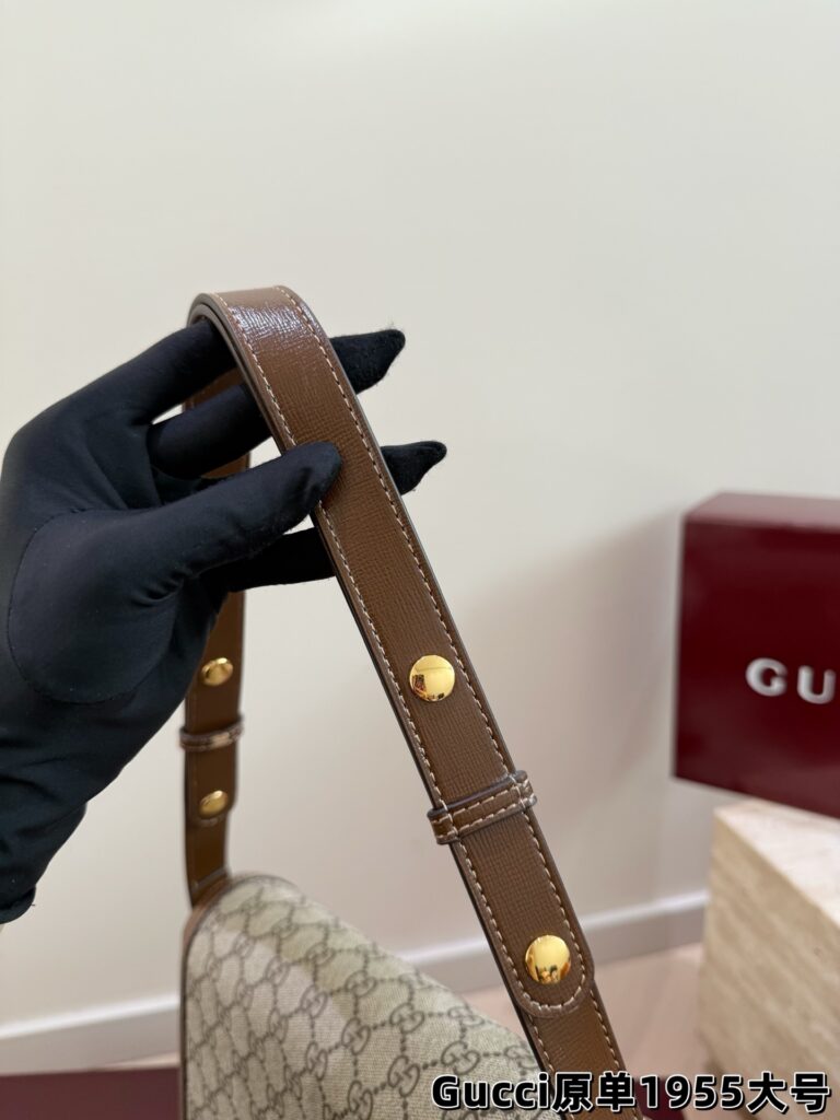 Gucci Horsebit Brown Leather Shoulder Bag editorial product context 2