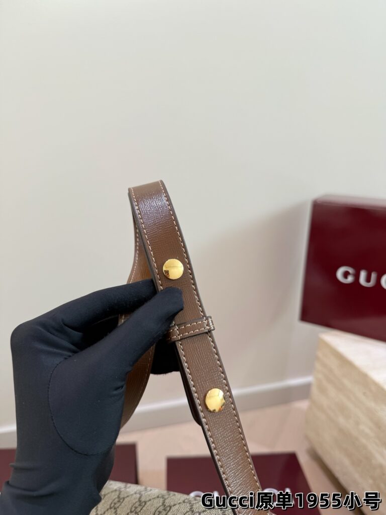 Gucci Horsebit Brown Leather Shoulder Bag editorial product context 2