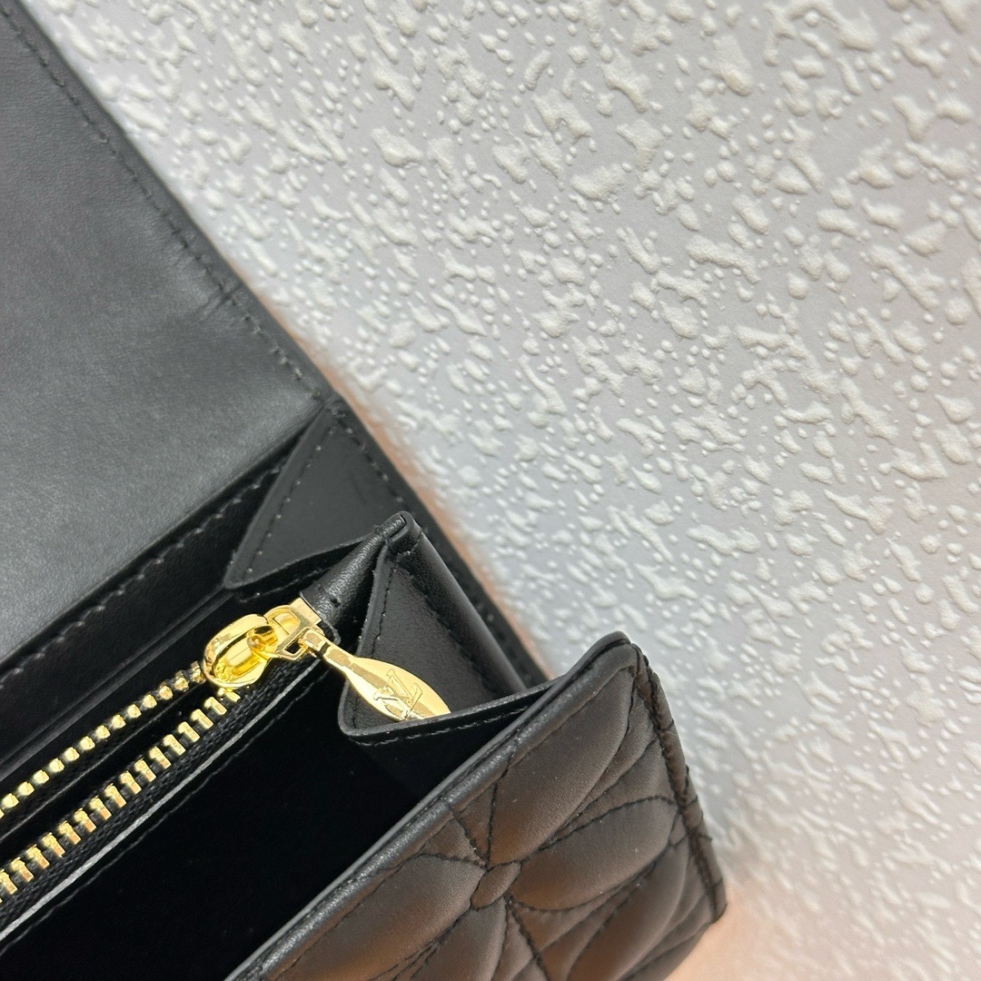 Louis Vuitton Kate Wallet