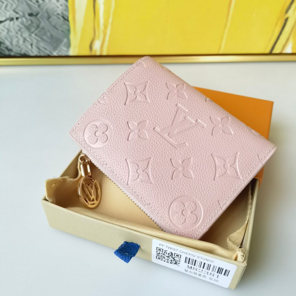 Louis Vuitton Monogram Empreinte Card Holder editorial product context 3