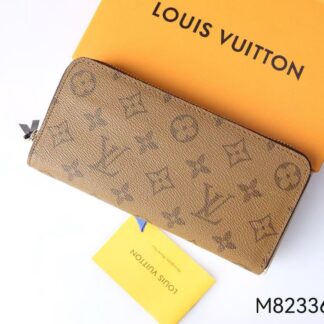 Louis Vuitton Zippy Wallet
