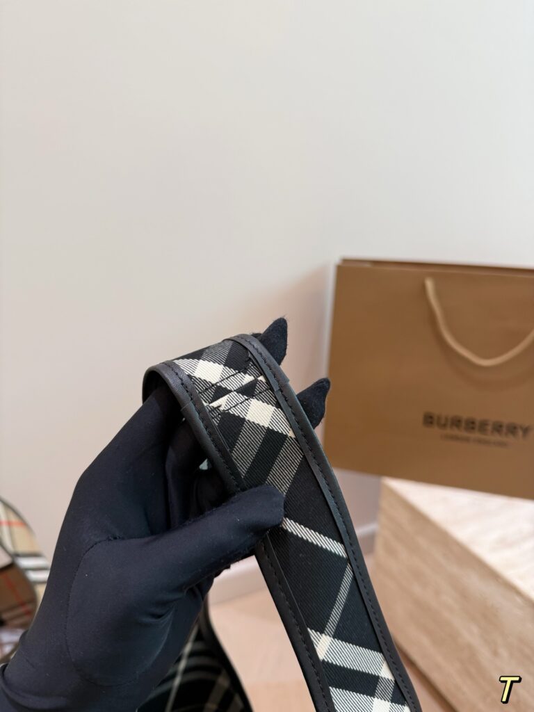 Burberry Black Shoulder Bag editorial product context 2