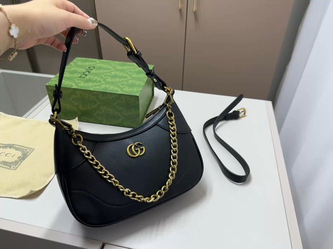Gucci Diana Shoulder Bag