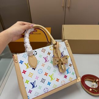 Louis Vuitton Capucines BB Handbag