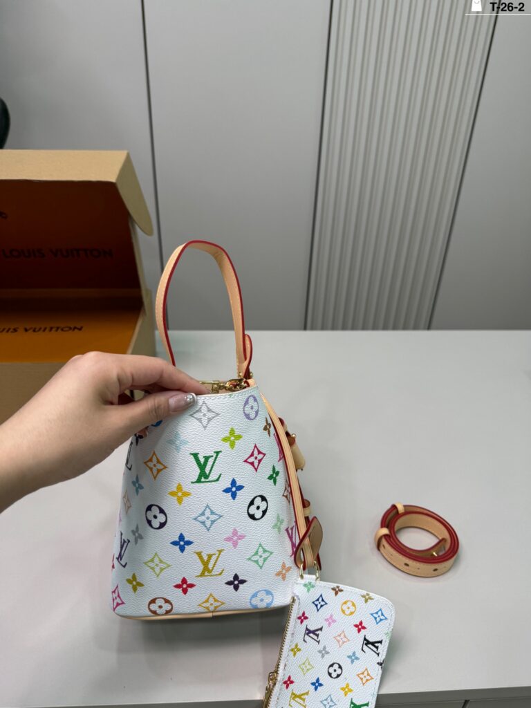 Louis Vuitton Multicolore White Leather Handbag editorial product context 2