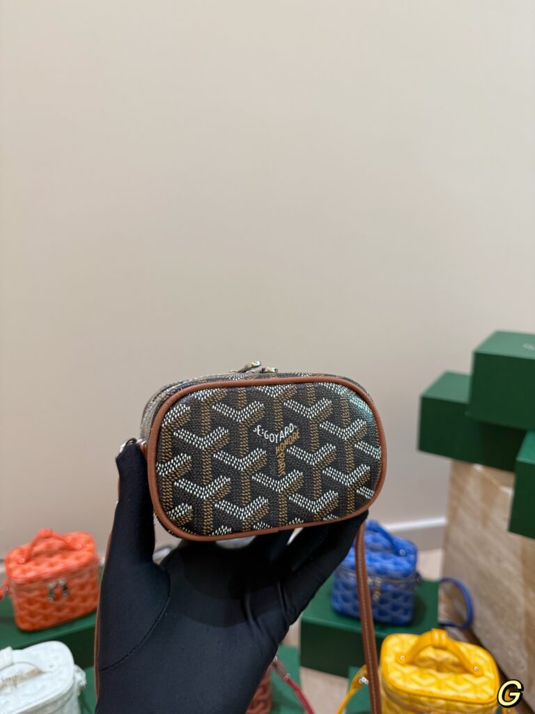 Goyard Black Leather Crossbody Bag editorial product context 2