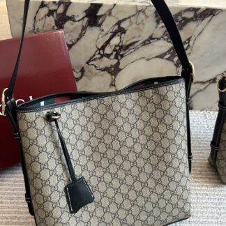 Gucci Leather Shoulder Bag