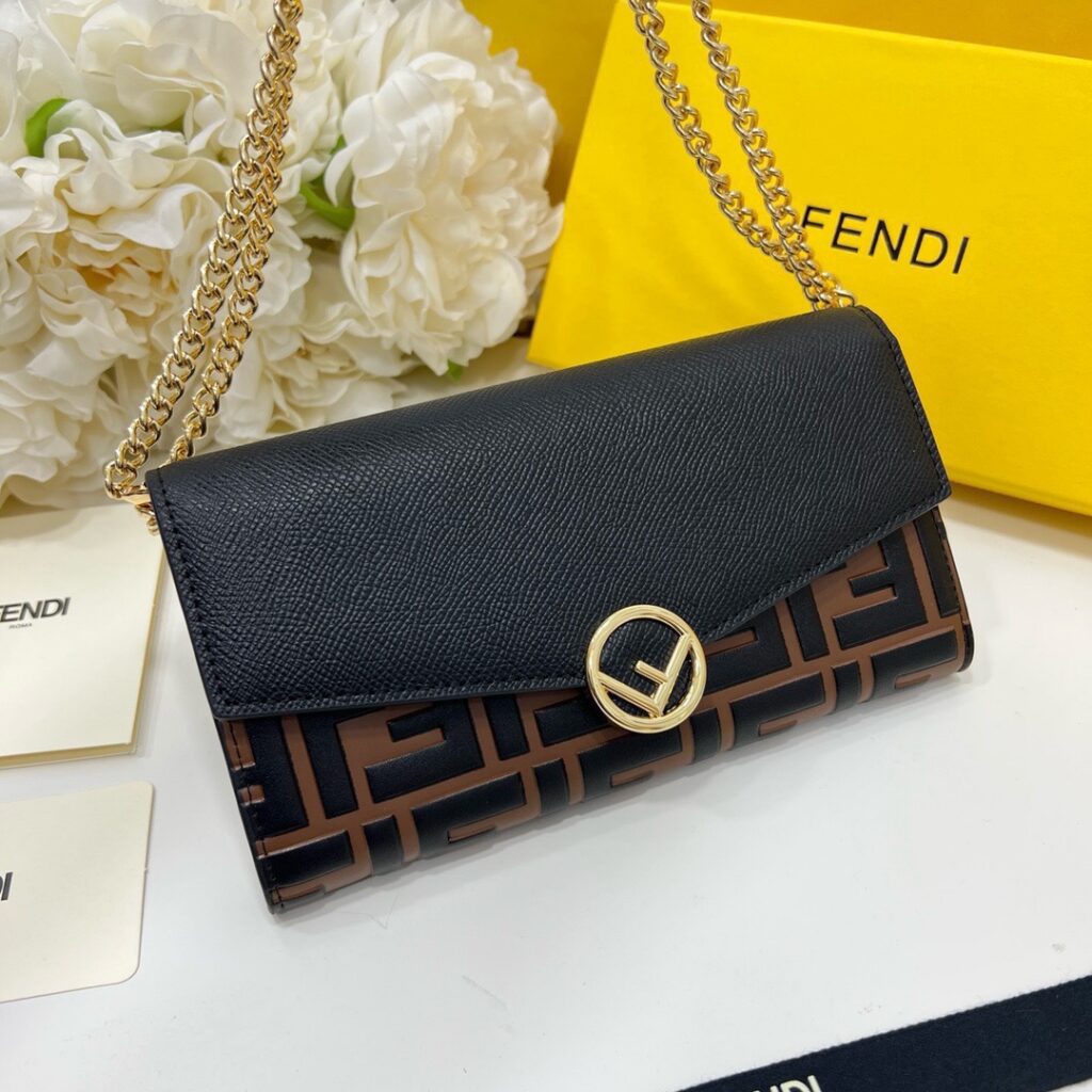 Fendi On Chain Black Leather Wallet editorial product context 1