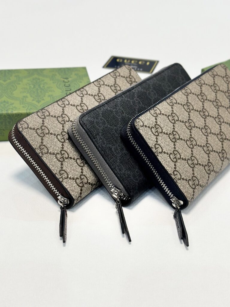 Gucci Gg Supreme Leather Wallet editorial product context 2