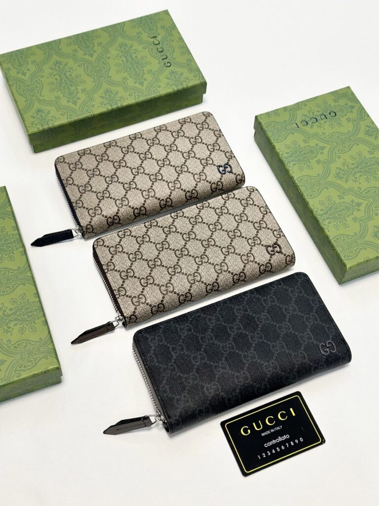 Gucci Gg Supreme Leather Wallet editorial product context 1