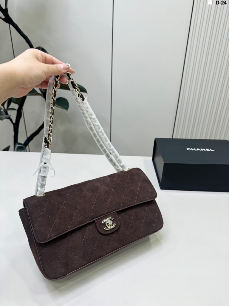 Chanel CF Bag editorial product context 1