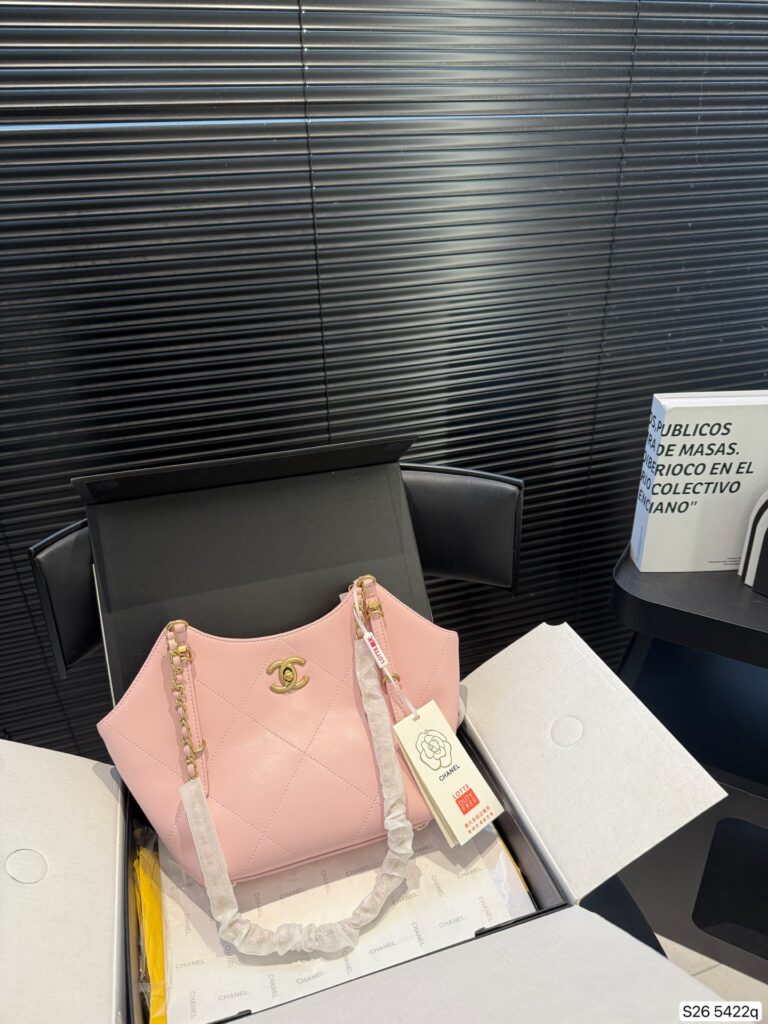 Designer D9BH Bag editorial product context 3