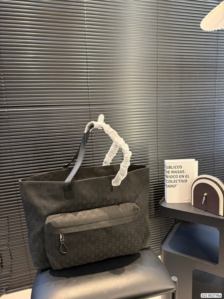 Designer SB5V Bag editorial product context 2