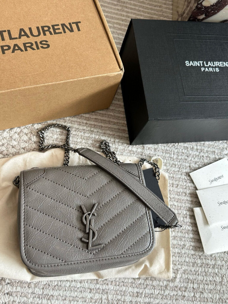 Saint Laurent Woc Ysi 24 Red Leather Card Holder 15 cm editorial product context 2