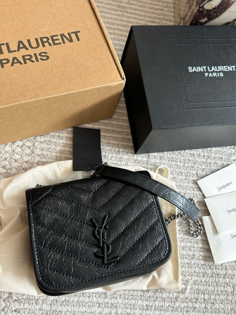 Saint Laurent Woc Ysi 24 Red Leather Card Holder 15 cm editorial product context 1