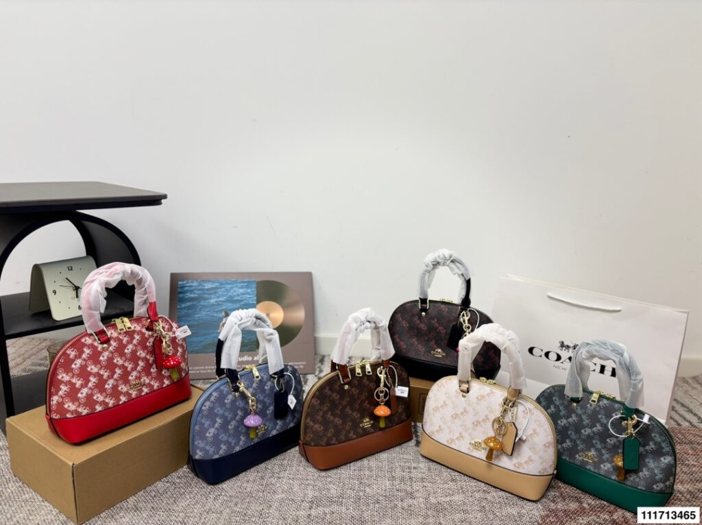 Designer P9OQ Bag editorial product context 1