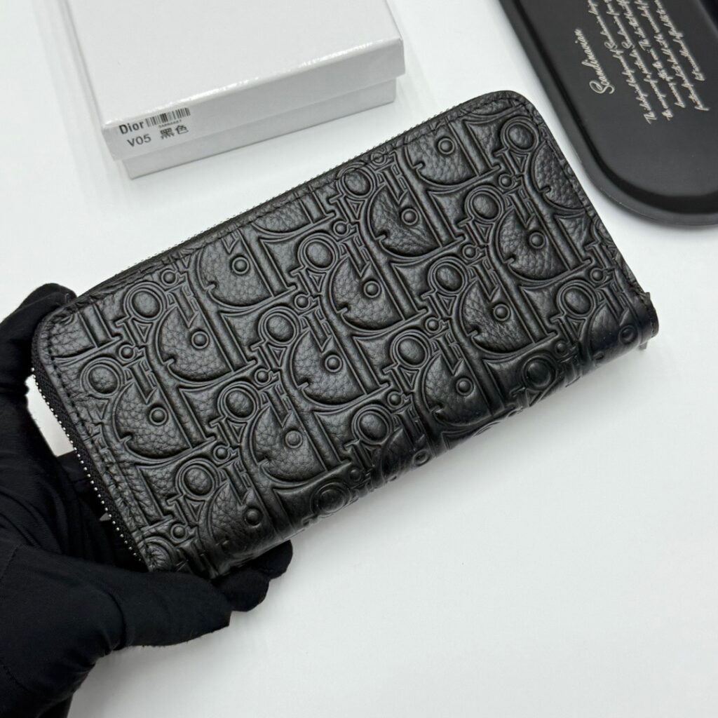 Dior Oblique Black Leather Wallet editorial product context 2