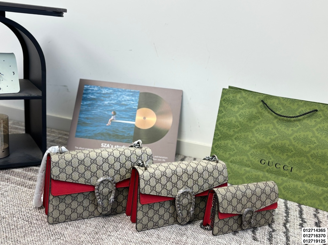 Gucci Dionysus Shoulder Bag