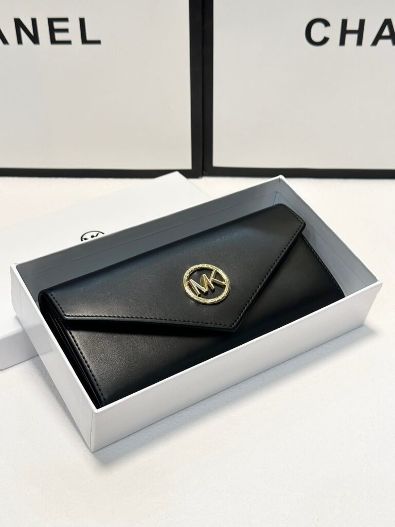 Designer FTFH Bag editorial product context 1