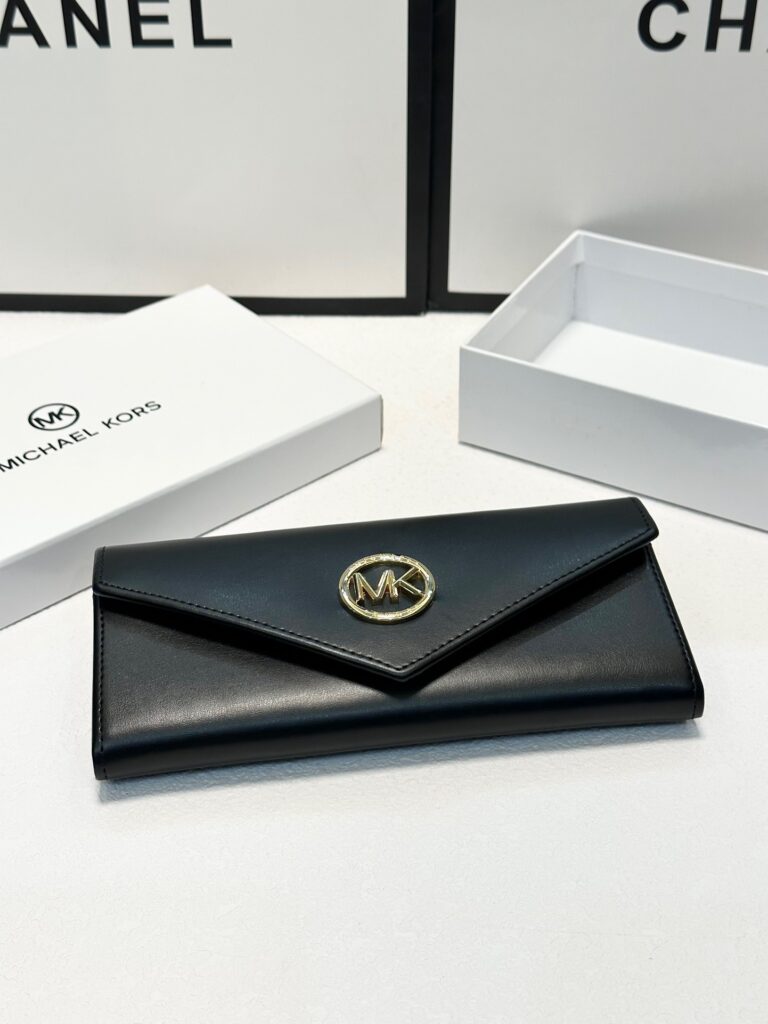 Designer FTFH Bag editorial product context 3