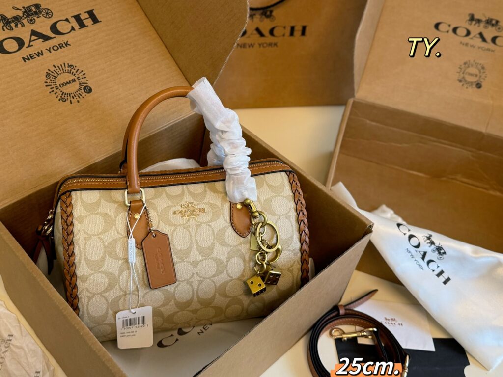 Coach P165 25 17 Clutch 1.9 x 1.1 x 0.2 editorial product context 3