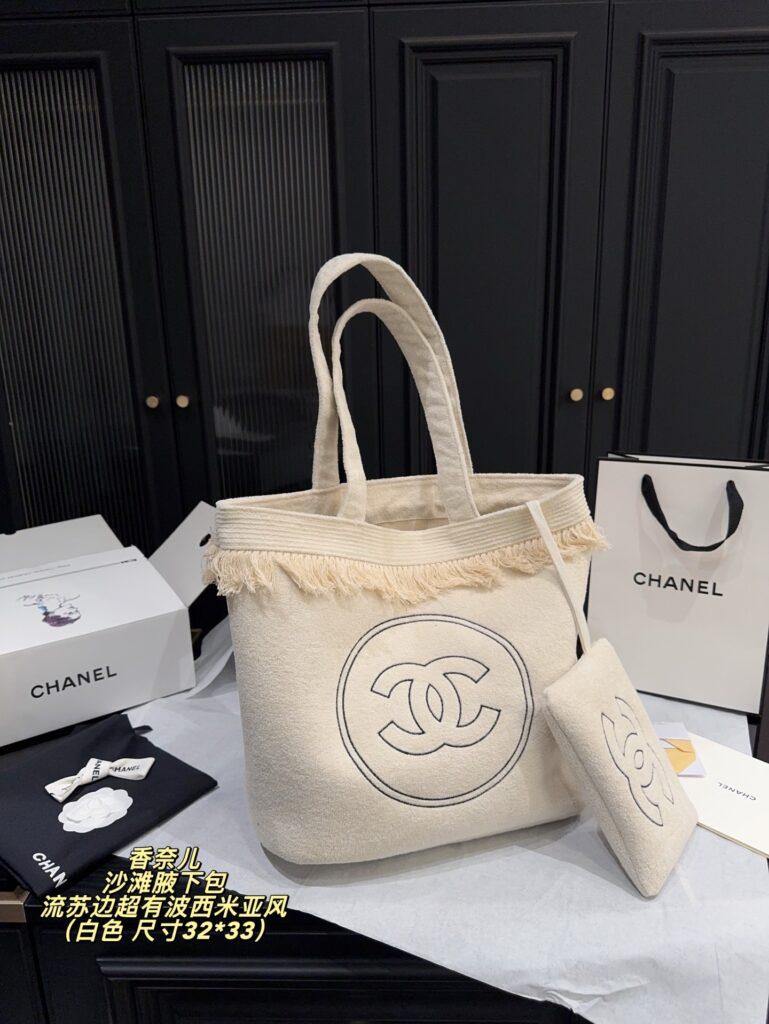 Chanel P160 32 33 Bag editorial product context 2