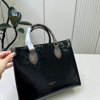 Louis Vuitton D-10 32 26 Onthego BB logo Tote Bag
