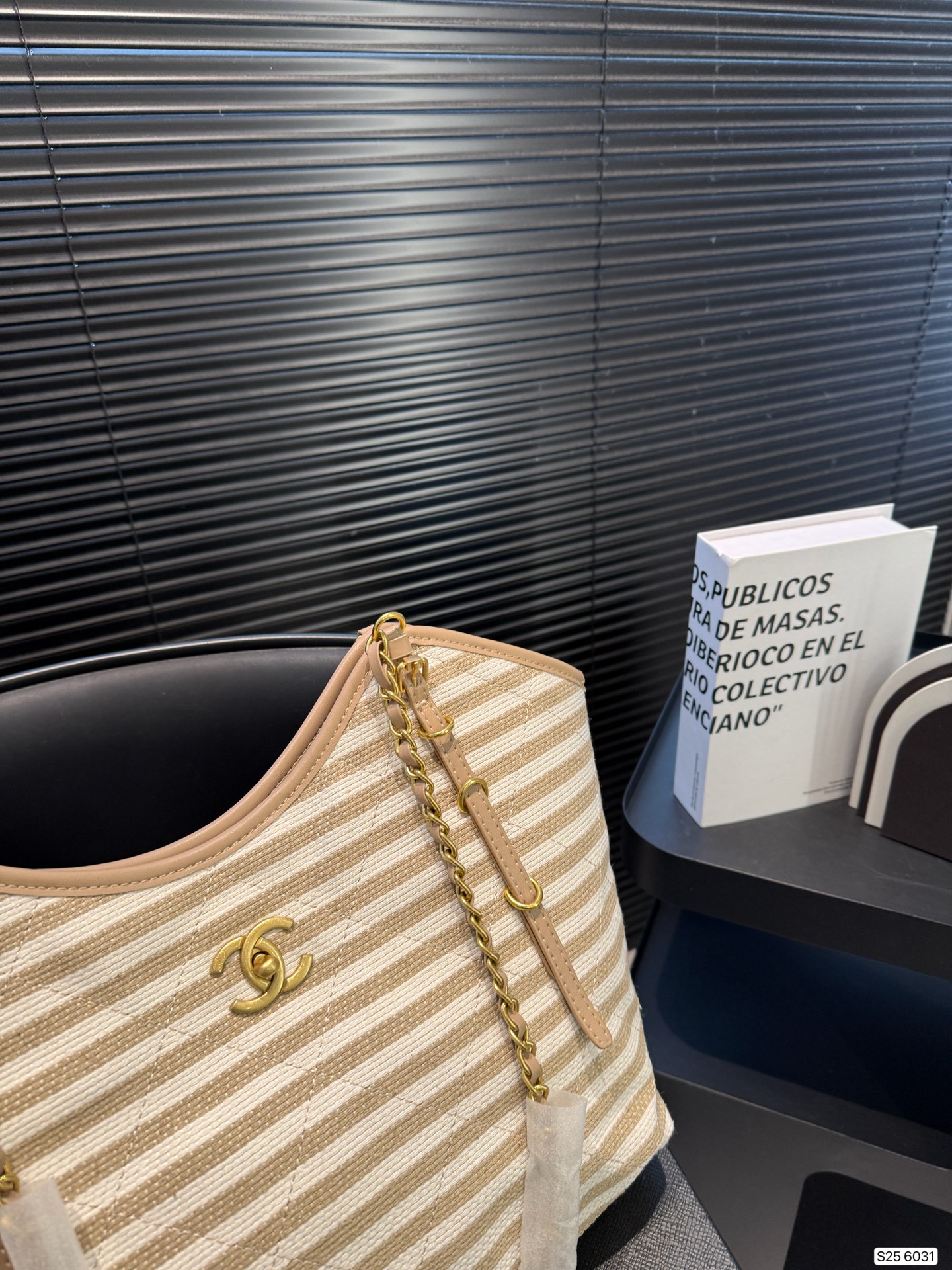 Chanel P160 28 24 6031 Bag
