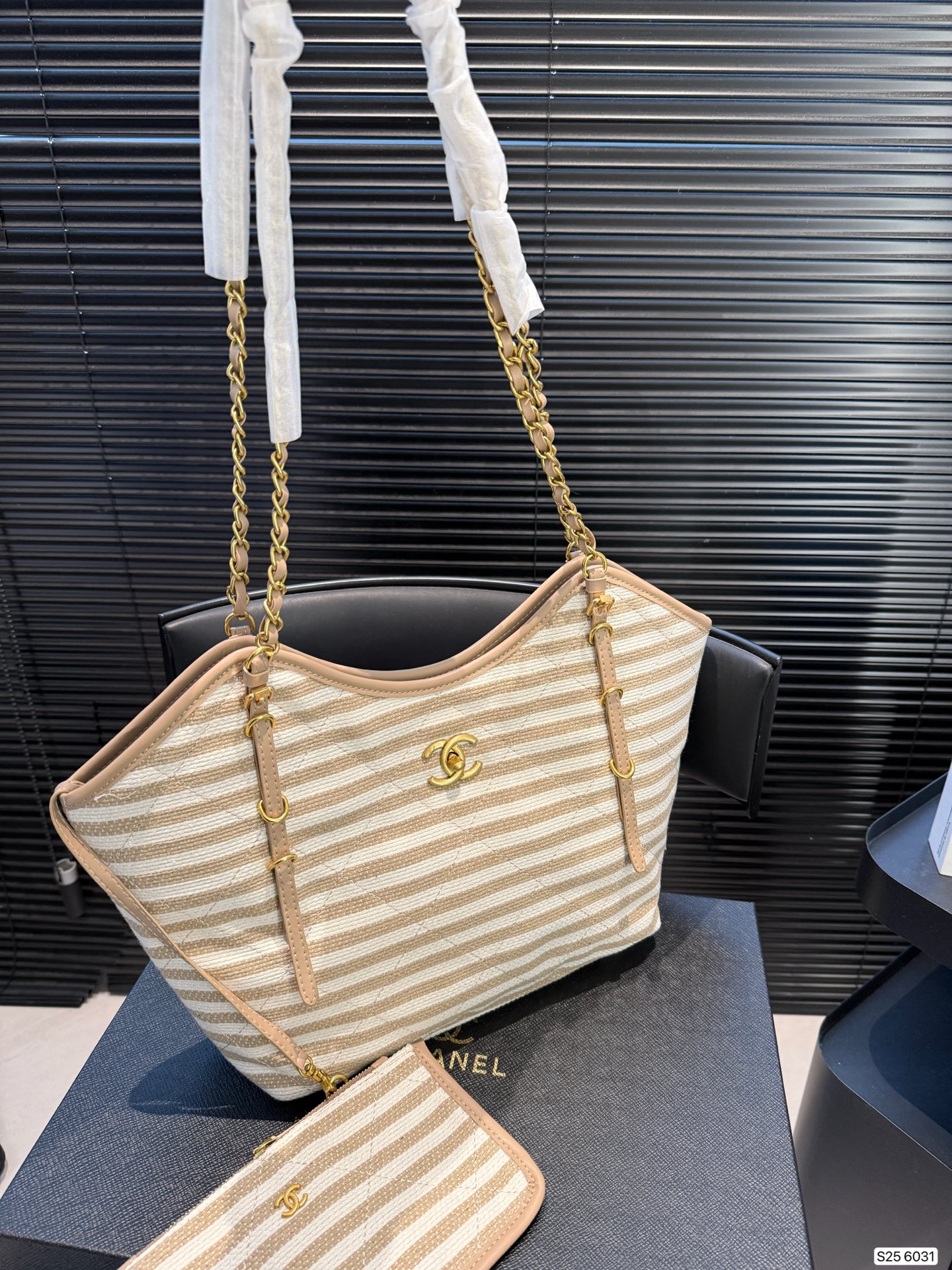 Chanel P160 28 24 6031 Bag