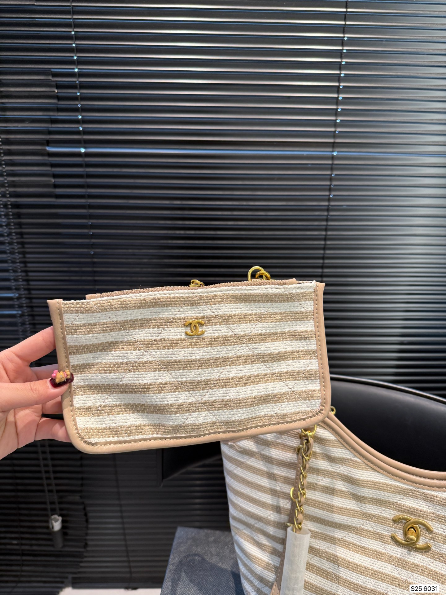 Chanel P160 28 24 6031 Bag