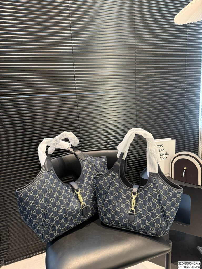 Designer QAP5 Bag editorial product context 1
