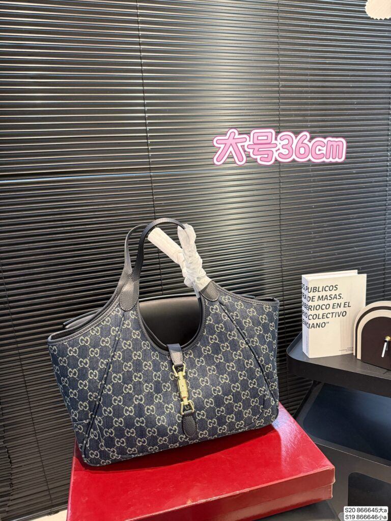 Designer QAP5 Bag editorial product context 2