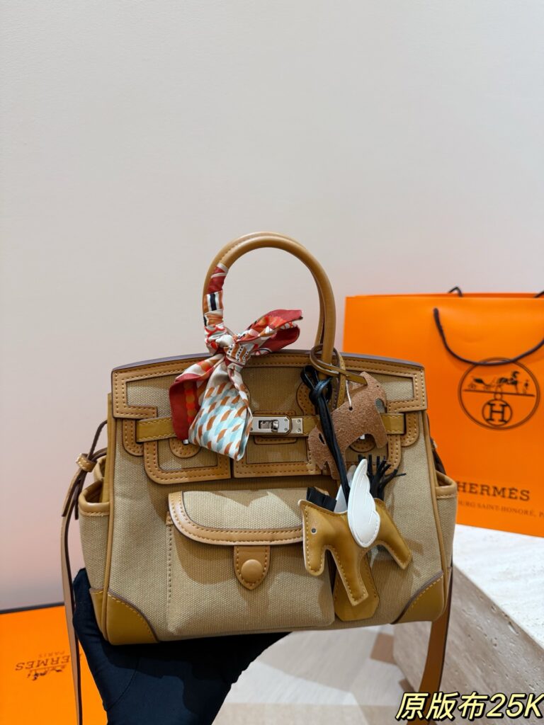 Designer NUB3 Bag editorial product context 1