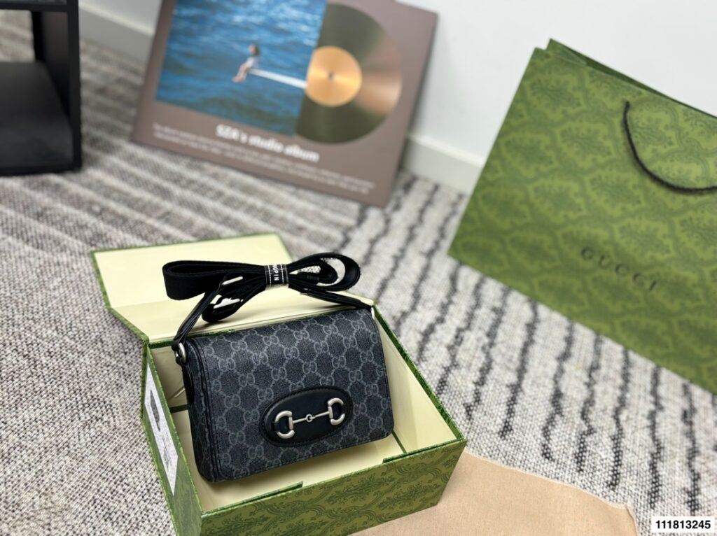 Gucci p130 19 13 GG Material Calfskin Clutch 1.9 x editorial product context 2