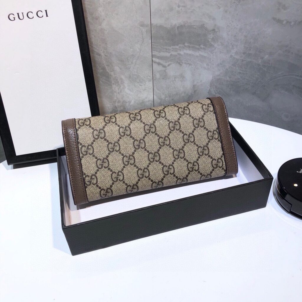 Designer 10 Pvc Wallet editorial product context 2