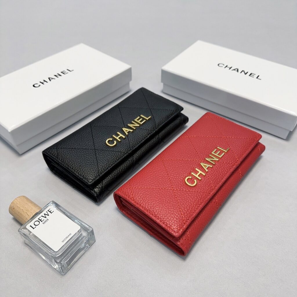 Chanel 10 Wallet editorial product context 1