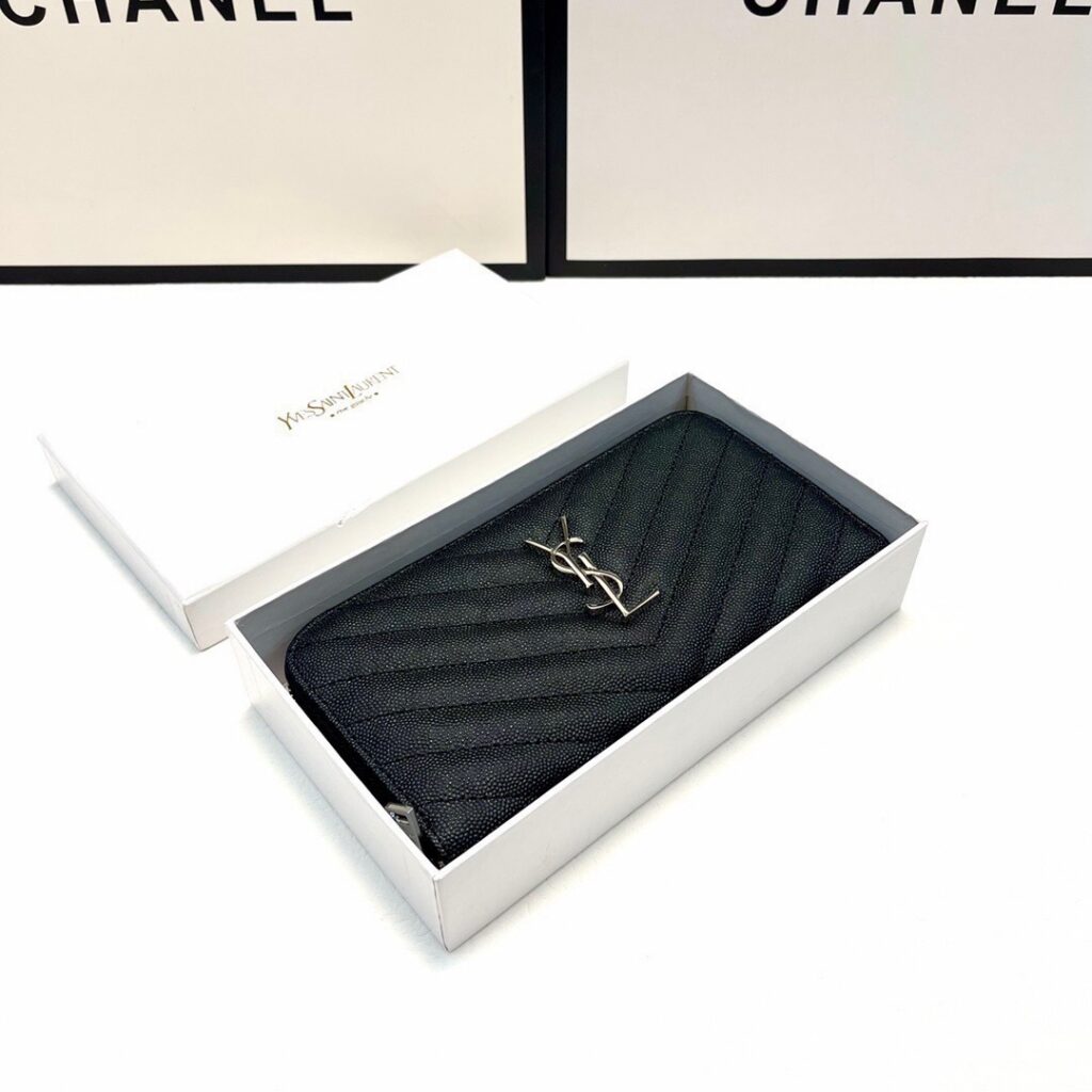 Saint Laurent 10 Bag editorial product context 1
