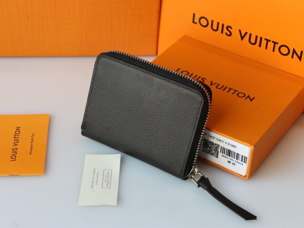 Louis Vuitton P80 X8 M80100 zipy coinpers rockmy Clutch 1.9 editorial product context 2