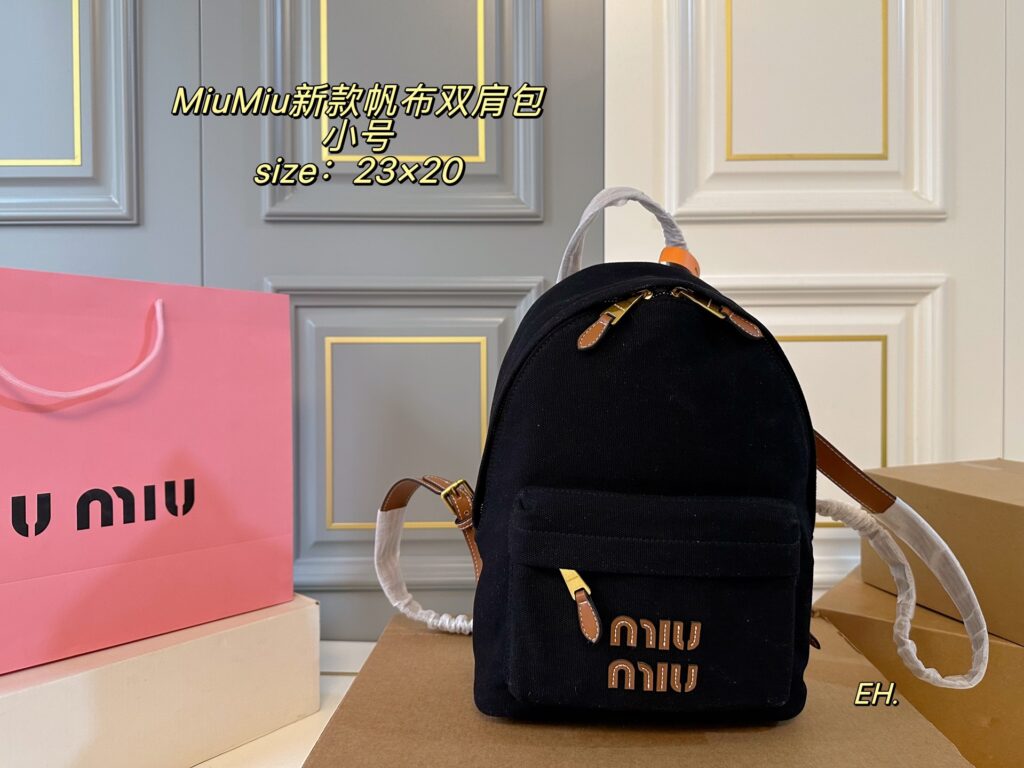 Miu Miu Small Black Calfskin Leather Clutch editorial product context 1