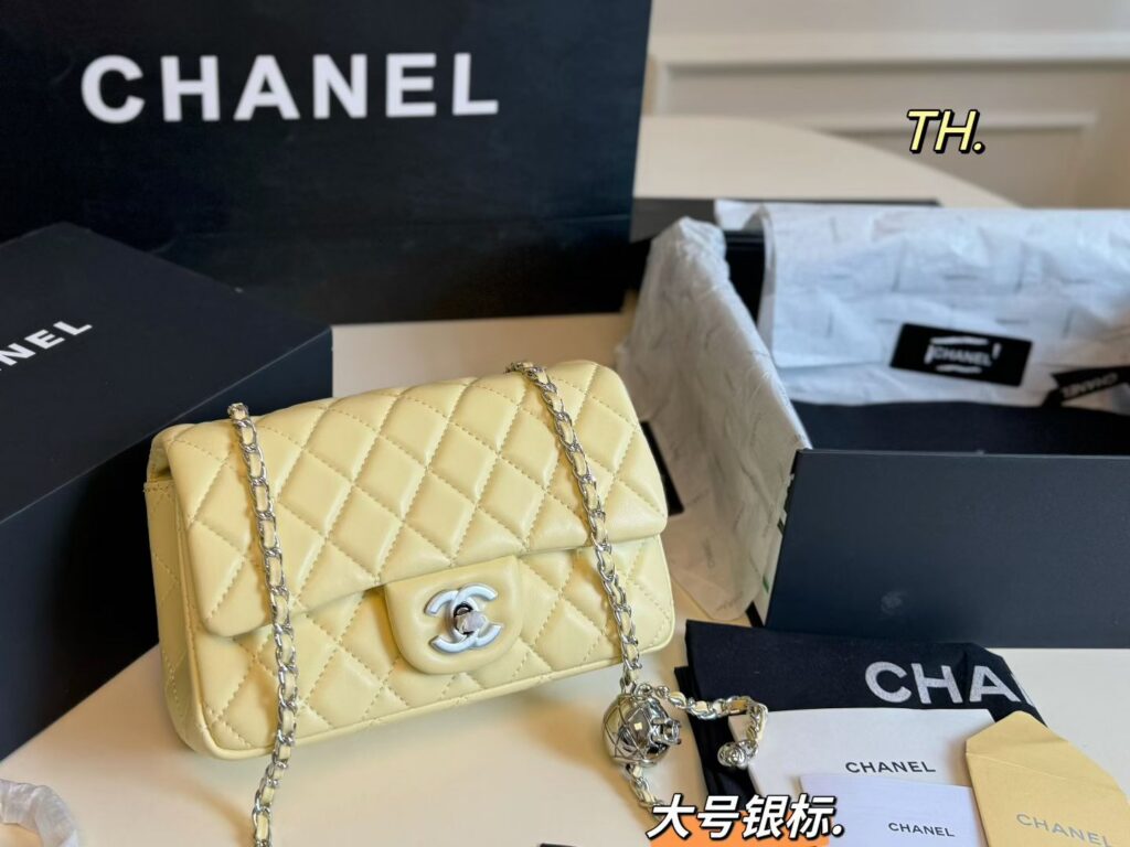 Chanel Large Black Calfskin Leather Clutch editorial product context 3