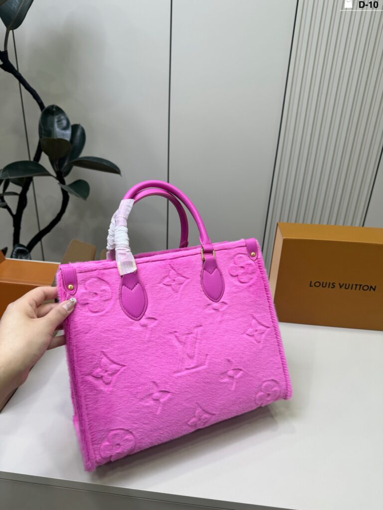 Louis Vuitton Tote Bag editorial product context 1