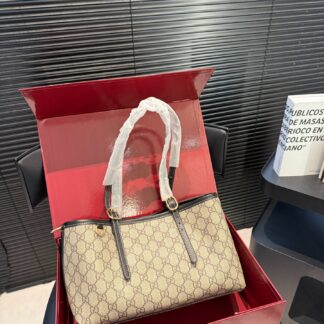 Gucci Emblem 30 18 818 Bag