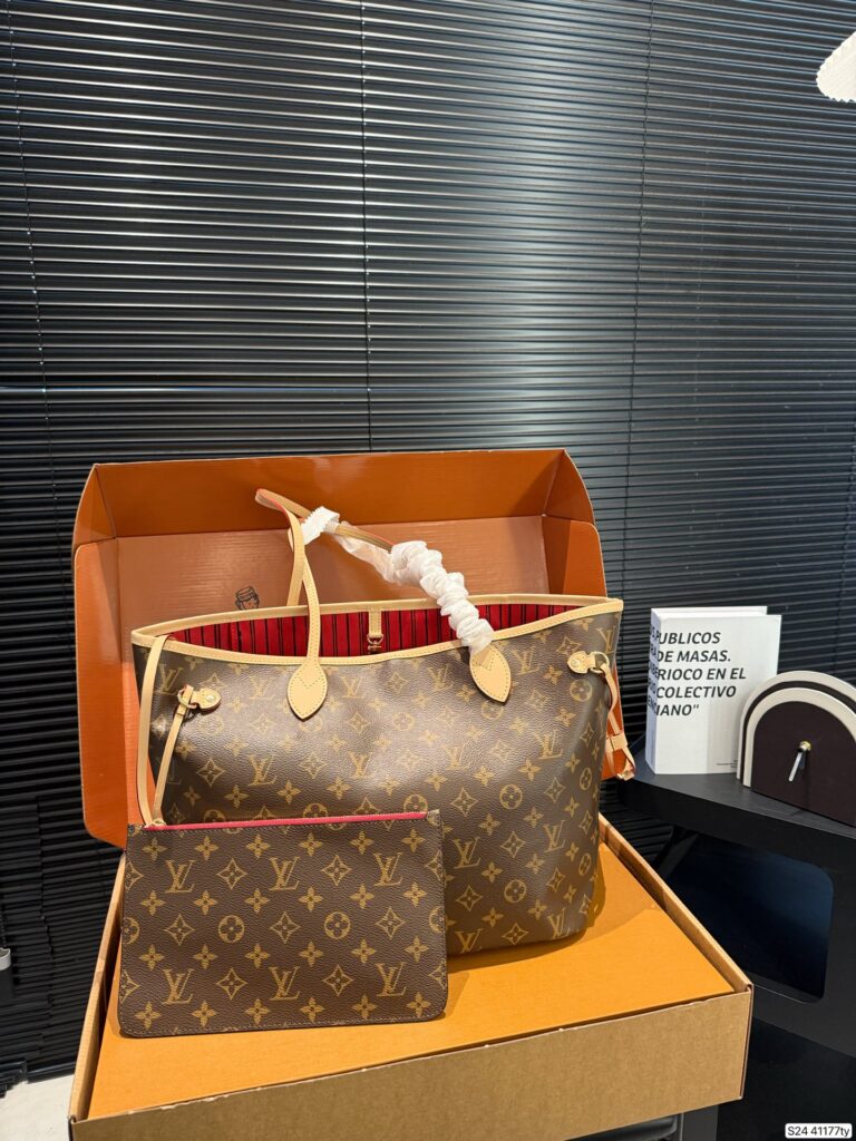 Louis Vuitton P155 Neverfull NB 31 28 Clutch 1.9 x editorial product context 2