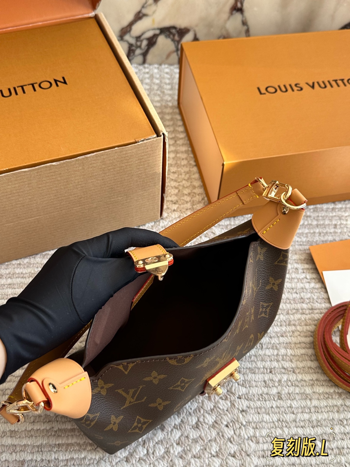 Luxury 150 size 21 MIA Bag
