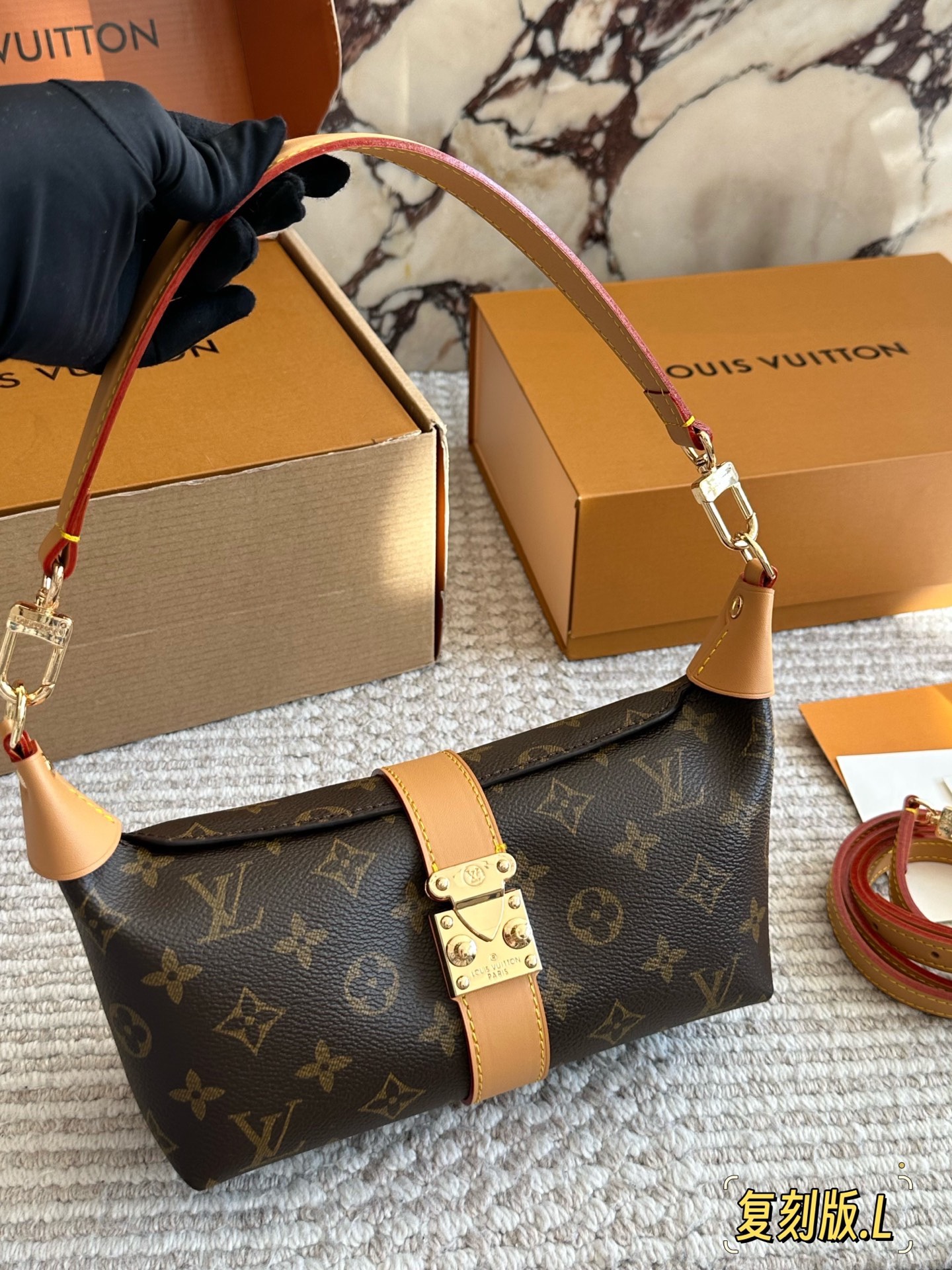 Luxury 150 size 21 MIA Bag