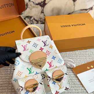 Louis Vuitton 200 20 Material Calfskin Hardware Gold Clutch 1.9