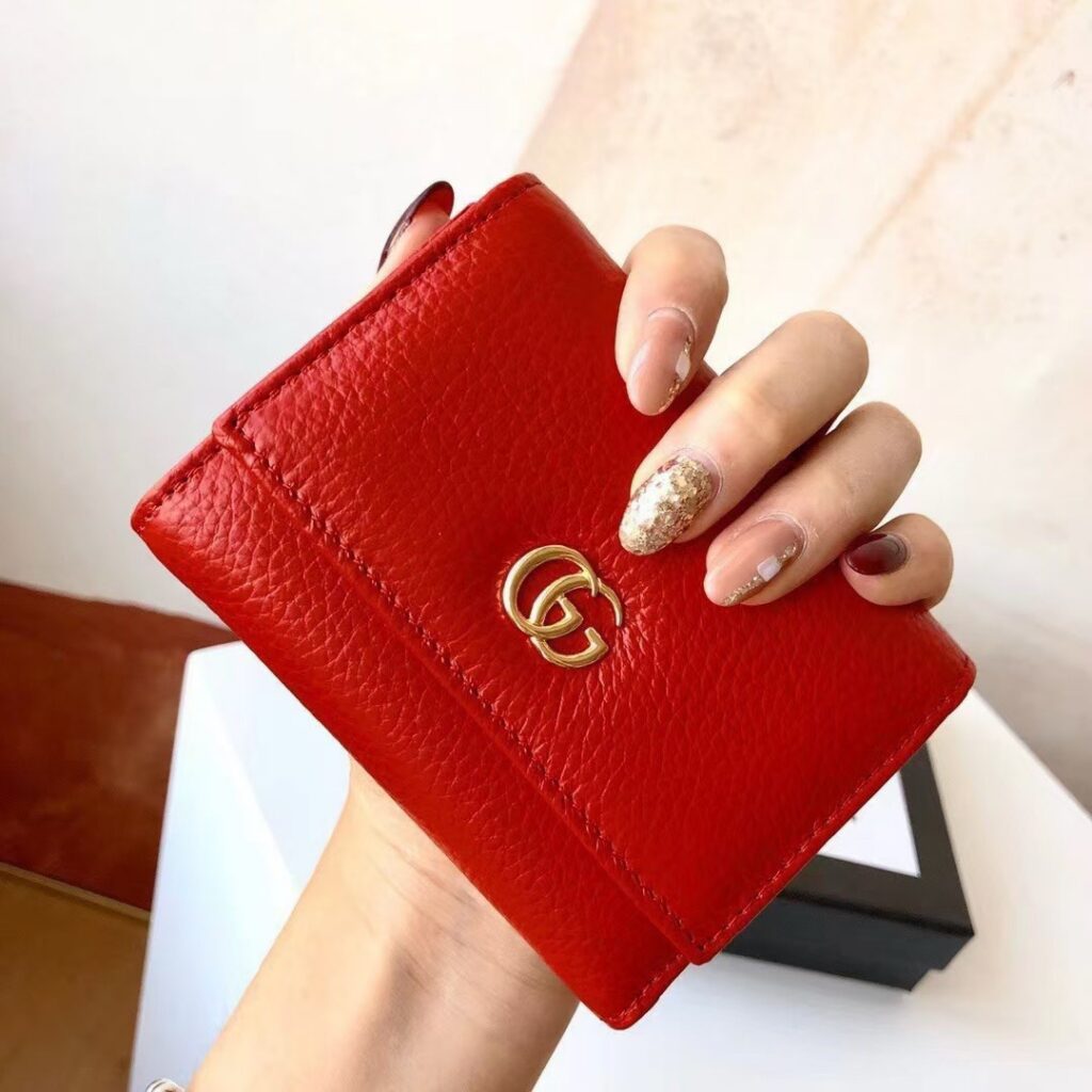 Gucci P85 10 Wallet 1.9 x 1.1 x 0.2 cm editorial product context 2